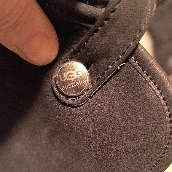 Size 6 UGG Women's Black Leather Shearling-Lined Boots - Picture 3 of 8